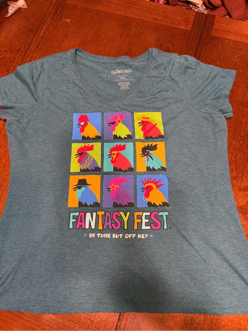 Fantasy Fest Key West 2019 T-Shirt XXL Green Rooster In Tune But Off Key women's